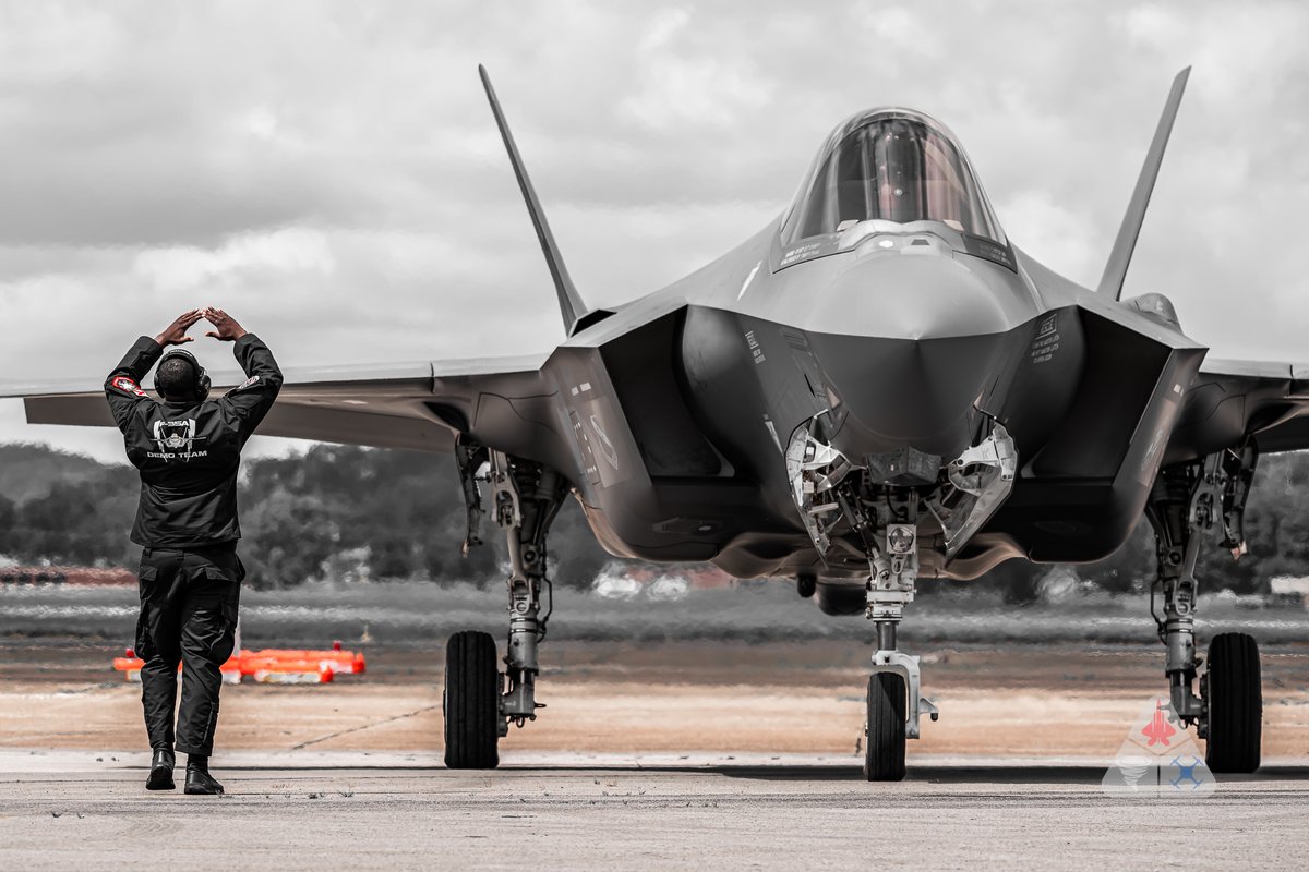 Skyworx_Media's tweet image. Maintainer Monday!!!  The guys and gals that make it happen!!!

#maintainer #airshow #avgeek #aviation #AviationNews #Navy #Airforce