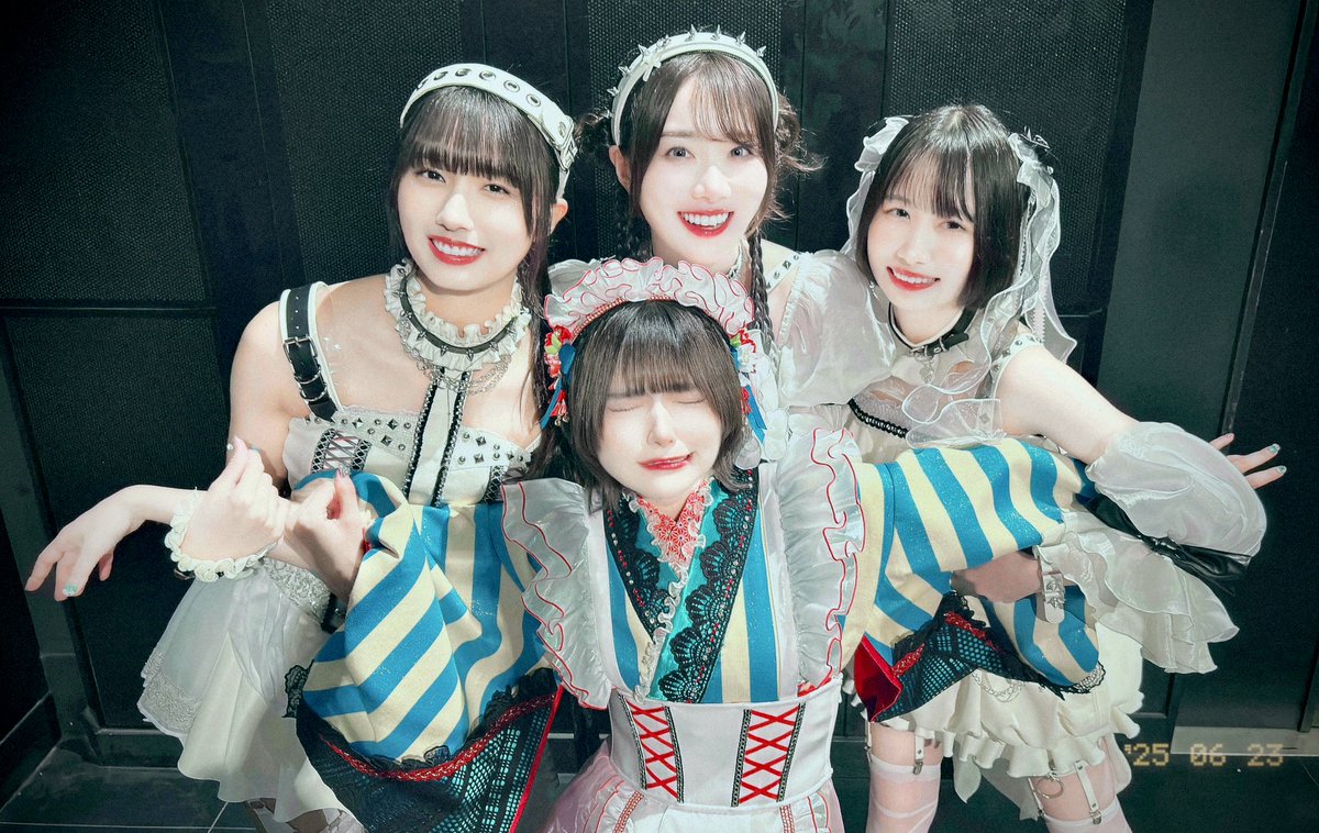 #BRIDGE_THE_COLORS

ありがとうございました🪽
かつての仲間たちとまたライブができて、本当に嬉しくて幸せでした‼️
2マンとかフィーチャリングとかやりたいなって、心から思った。頑張ろーっと。

大事な友達を思うこの気持ちが届いたら嬉しいのになってコンセプトでセトリを組みました🩵❤️💜