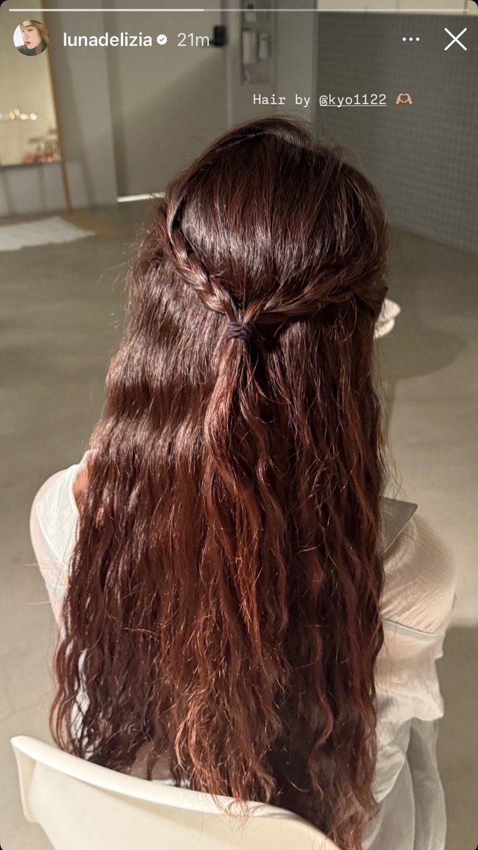 #SongHyeKyo 👭💇‍♀️ #NWBUFamily

รับบทช่างผมให้น้องสาวสุดที่เลิฟ

#songhyekyo #송혜교 #ซงฮเยคโย