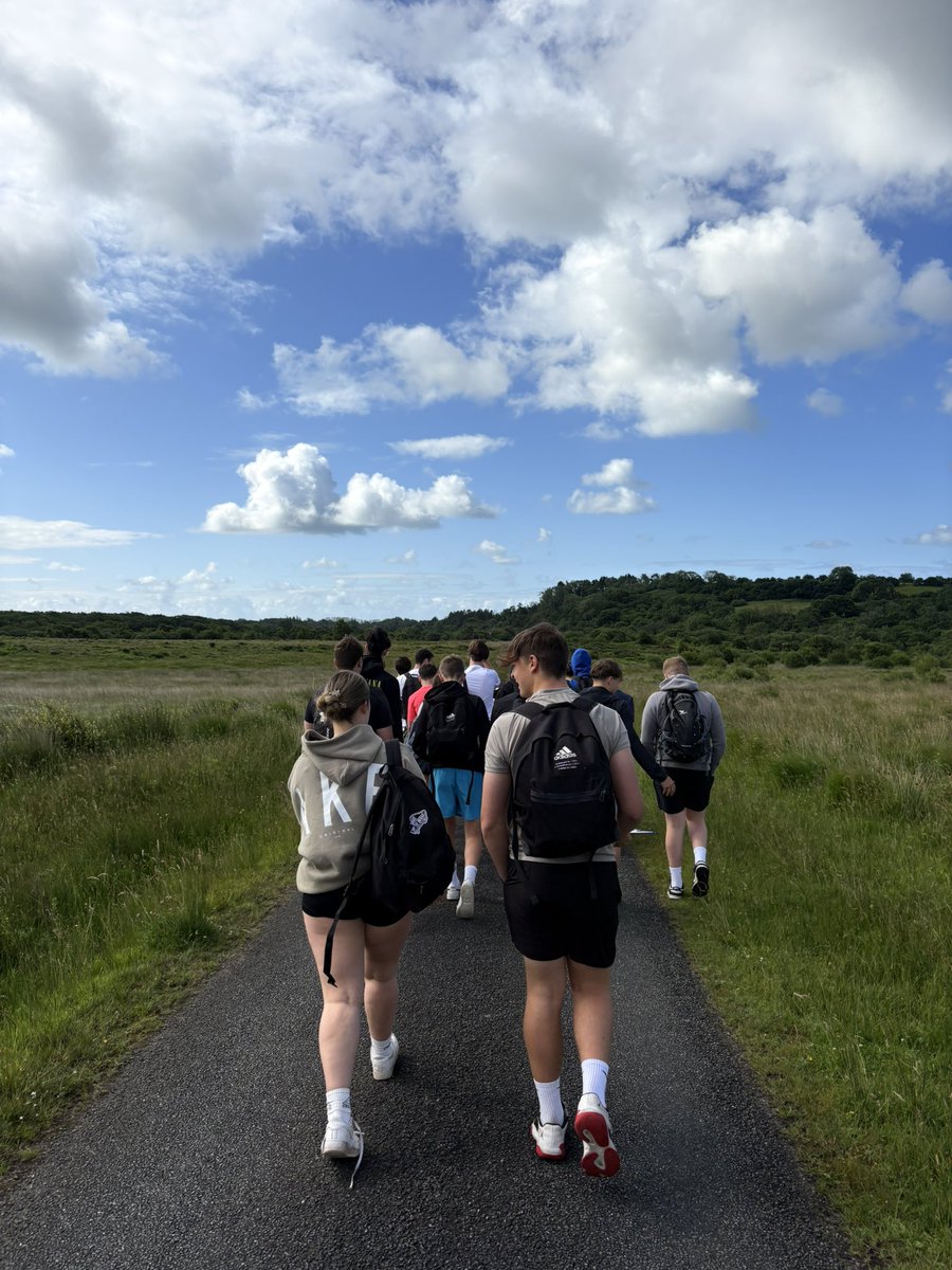 HumanitiesBH's tweet image. Year 10 Geographers had a lovely day in River Ilston, leading up to Three Cliffs Bay, as part of their coursework! They were all absolutely fantastic.
