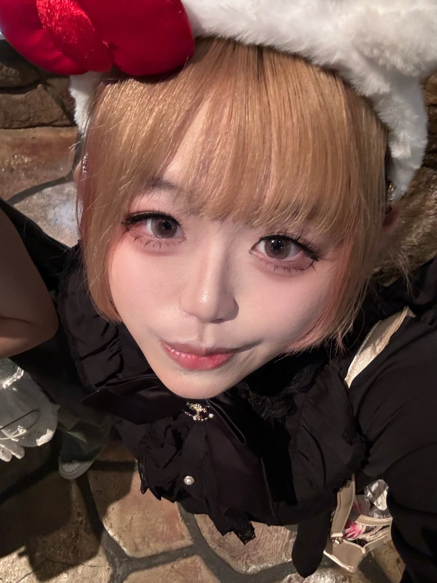lirenjunde's tweet photo. 🐱🎀⁉️ https://t.co/0IzX4jyYrD