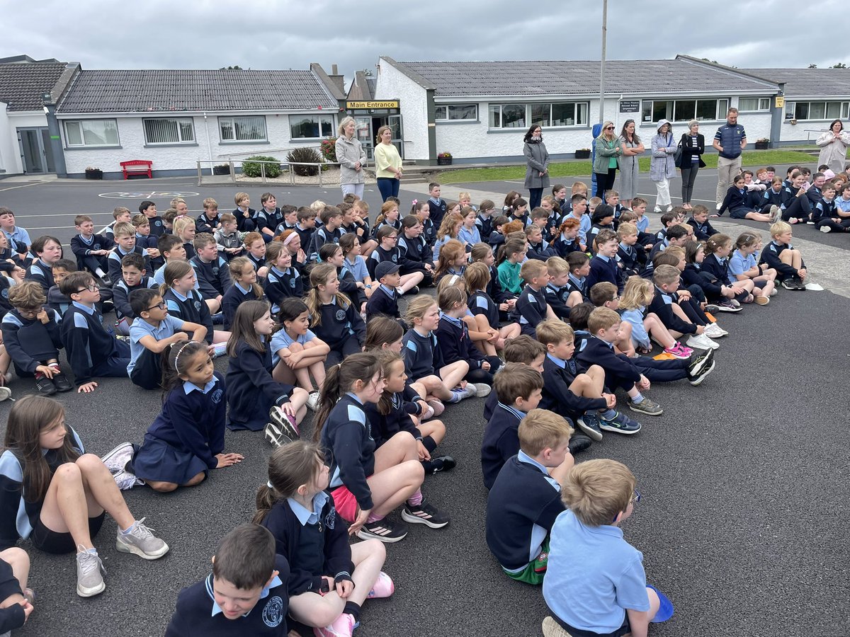 Quay NS Ballina (@quaynsballina) on Twitter photo Our 10th Green Flag raised by Emma Donoghue, manager of the <a href="/MaryRobinsonCtr/">Mary Robinson Centre</a> - our school was commended on all the work we have done. Our Green Schools Committee detailed this work <a href="/MayoDotIE/">Mayo.ie</a> <a href="/GreenSchoolsIre/">Green-Schools</a> Our 10th Green Flag raised by Emma Donoghue, manager of the <a href="/MaryRobinsonCtr/">Mary Robinson Centre</a> - our school was commended on all the work we have done. Our Green Schools Committee detailed this work <a href="/MayoDotIE/">Mayo.ie</a> <a href="/GreenSchoolsIre/">Green-Schools</a>