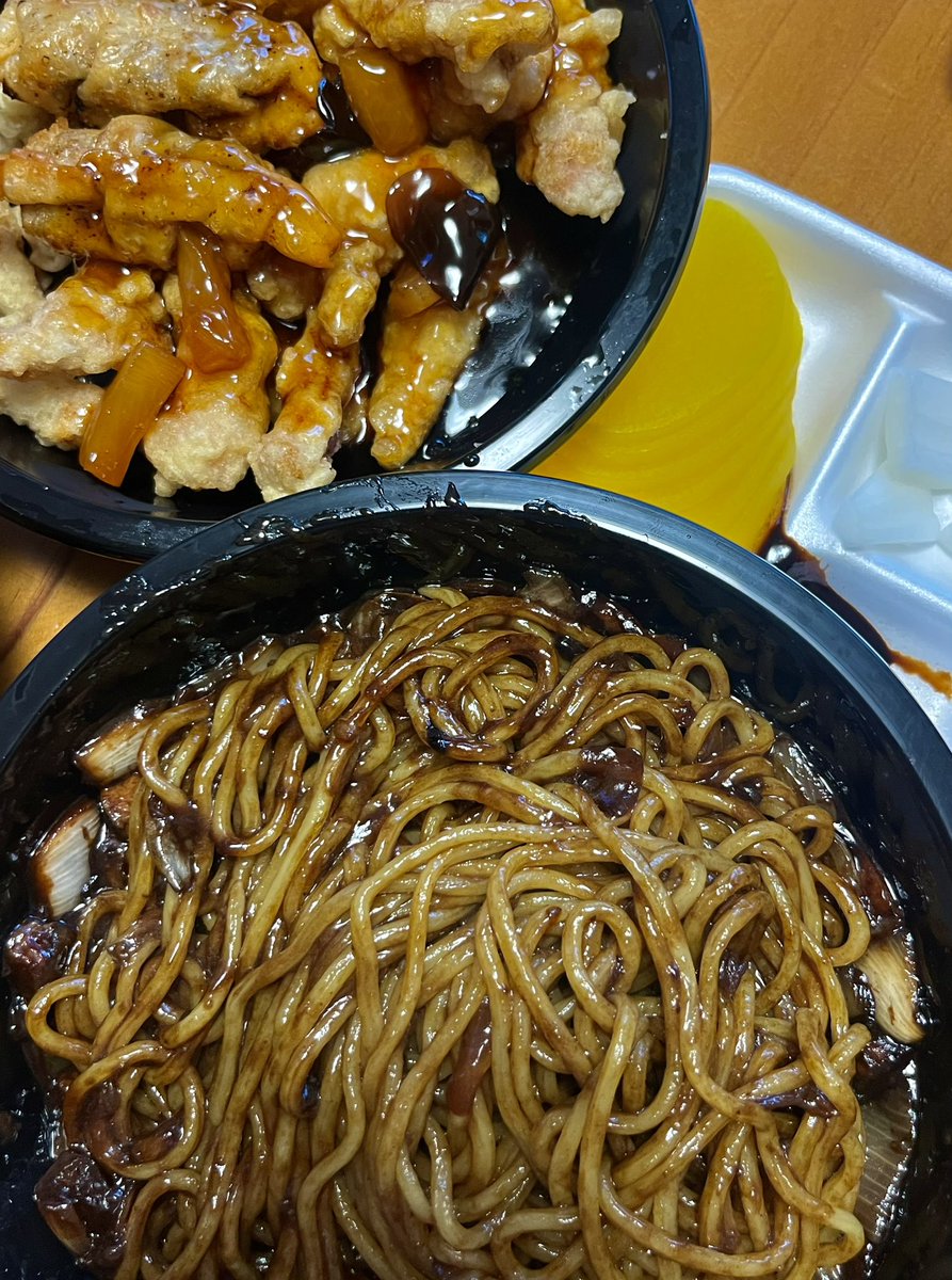 dddugi0719's tweet image. 야식 짜장면 폼미..
