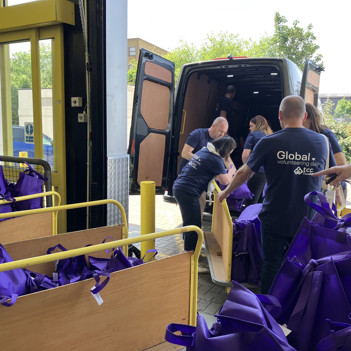 Separated Child 🧡 tweet media