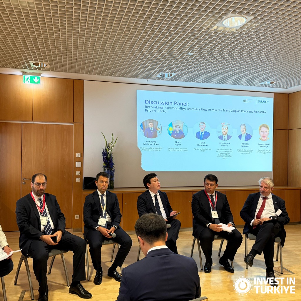 InvestTR_DACH's tweet image. 🇹🇷 Türkei als Logistikdrehscheibe im Fokus der #transportlogistic 2025:

Auf dem Rhenus-Panel zur Transkaspischen Route unterstrich das türkische Investment Office, wie Intermodalität und PPPs neue Chancen für den globalen Güterverkehr schaffen.

#Invest #Logistik #Transport…