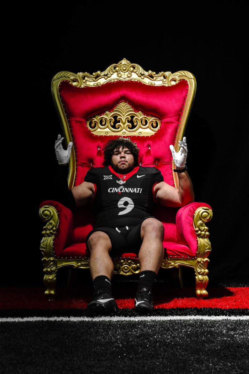 BREAKING: Illinois native DL Jonathan Rulo has committed to Cincinnati, he announced on Instagram. 

National champion wrestler. Chose UC over offers from Iowa and Kansas State. Took an OV to KSU this past weekend. #Bearcats