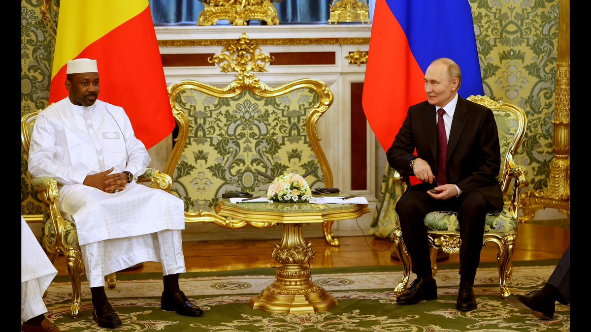 Le Président de la Transition, SE le Gal d’Armée Assimi GOÏTA, a été reçu ce lundi au Kremlin par SE Vladimir POUTINE, Président de la Fédération de Russie.Cette rencontre de haut niveau s’inscrit dans le cadre du renforcement des relations bilatérales entre le Mali et la Russie.
