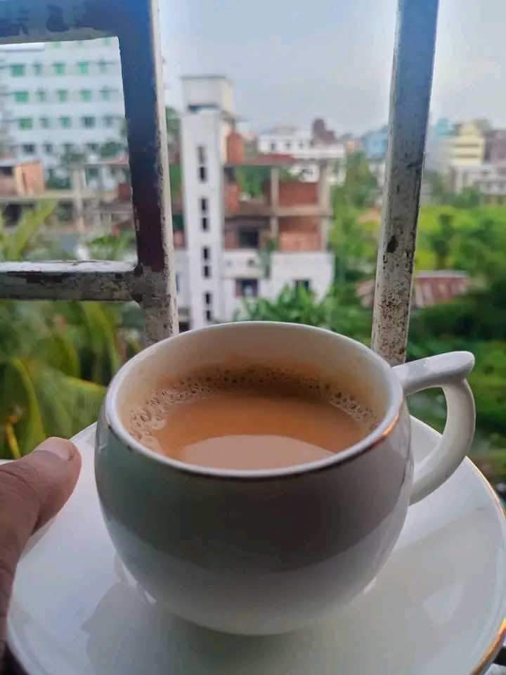 हों फुर्सत तो चले आना
      ईश्क का मौसम है
बाहर भीं है.....
इंतजार है तीनों को तुम्हारा ...
चाय है.. में हूं..
और बरसात भीं है 🏞️
      शुभ संध्या
#Heavyrain