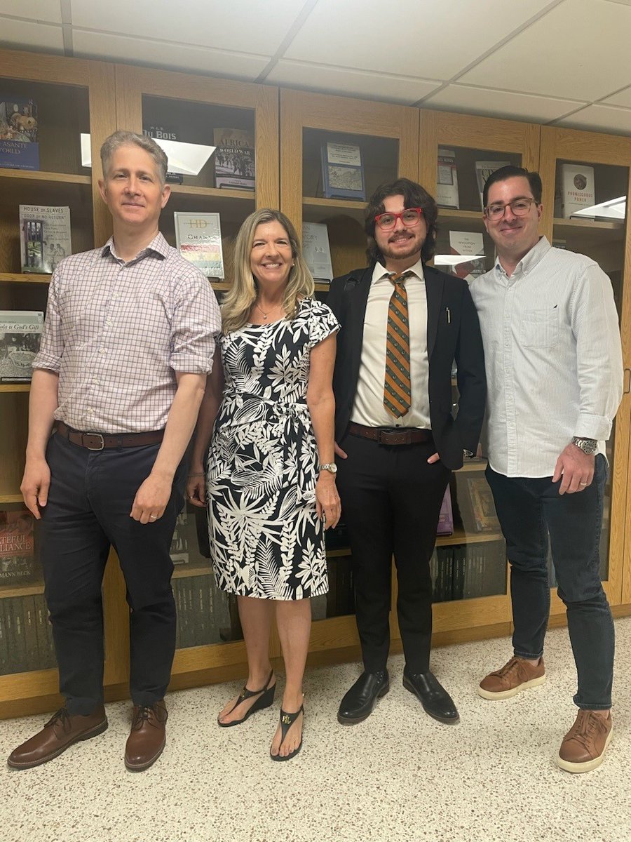 Congratulations to UM HIS PhD student Arturo Gonzalez, who passed his comprehensive exams and advanced to candidacy this past week!

#history #UMiami #Cuba #LatinAmerica #publichistory #PhD #education #university #degree #students