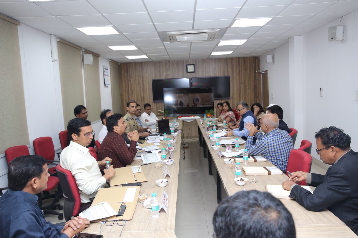 BPRDIndia's tweet image. BPR&D held a brainstorming session at CDTI Hyderabad today with reps from CDAC, ISB,IIT, SVPNPA,CSB, NIC, DSCI,CGG,CFSL & NFSU Dharwad.Focus: tech challenges in policing. Each org identified key themes to pursue via upcoming Hackathons.
A strong push for collaborative innovation