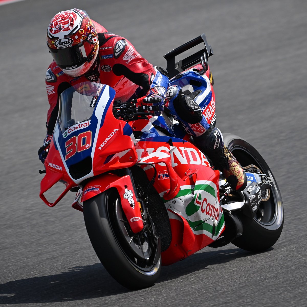 Takaaki Nakagami pone a Mugello como 18º circuito en que un nipón ejerce de sustituto en MotoGP tras Suzuka, Phakisa Freeway, Valencia, Motegi, Sepang, Istanbul, Sachsenring, Assen, Lusail, Donington, Barcelona, Phillip Island, Austin, Termas, Jerez, Misano y Chang

#ItalianGP 🇮🇹