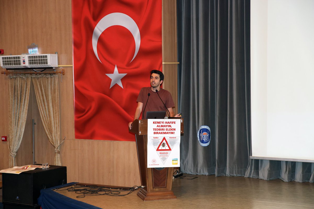 Akyurt İlçe Sağlık Müdürlüğü tarafından belediye çalışanlarımıza yönelik olarak Kırım Kongo Kanamalı Ateşi Hastalığından Nasıl Korunmalıyız başlıklı eğitim düzenlendi.

Dr. İzzet Kaan İkinci, hastalıktan korunma yolları hakkında çalıma arkadaşlarımızı bilgilendirdi.