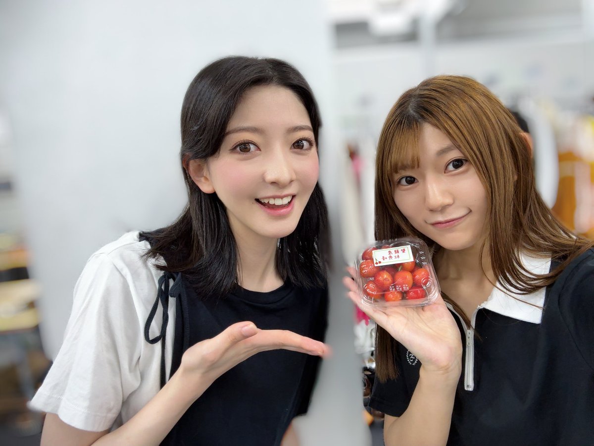 #しろひよステ 

今日もお稽古でした！！

そしてなんと！
主演の菅原りこさんから
さくらんぼの差し入れいただきましたー！🍒✨

お写真ありがとうございます🙇🏻‍♀️

声から立ち振る舞いまで鳳蝶なりこさん✨
大尊敬です🙇🏻‍♀️✨

しろひよステお楽しみに！！