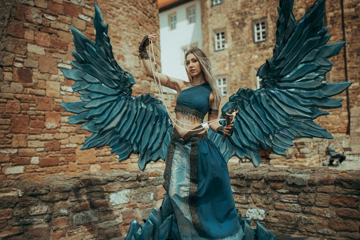 Wir freuen uns auch in diesem Jahr wieder unsere zahlreichen Cosplayer:innen auf der #ESOTAVERN begrüßen zu dürfen. Ob Daeadra, Khajiit oder Argonier, IHR gehört hierher und wir können es kaum erwarten eure Kreationen zu sehen! #ESOTAVERN