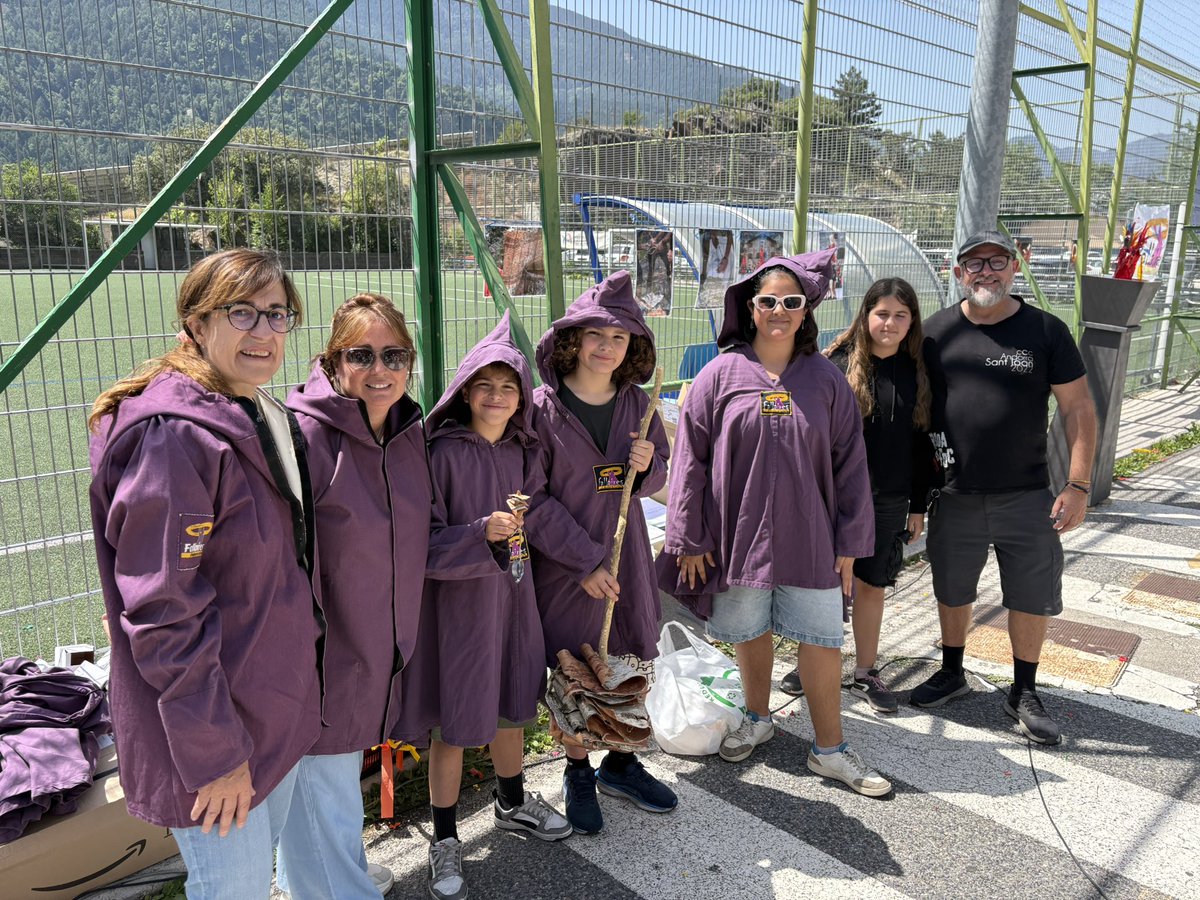 Sant Ermengol (@santermengol) on Twitter photo 🔥 Avui, els <a href="/AssFallairesALV/">Ass.Fallaires ALV</a> ens han acompanyat a la nostra festa d’estiu! Gràcies!
#SantErmengol 🔥 Avui, els <a href="/AssFallairesALV/">Ass.Fallaires ALV</a> ens han acompanyat a la nostra festa d’estiu! Gràcies!
#SantErmengol