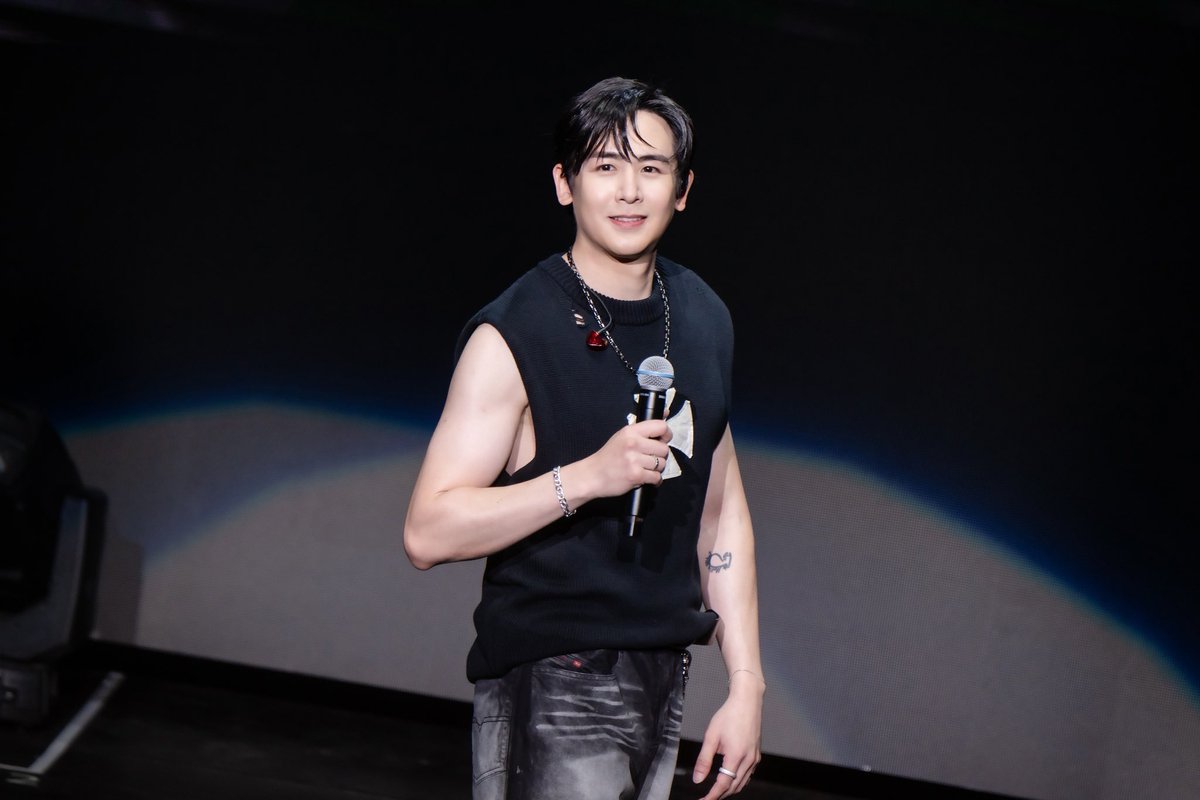 jwyjls's tweet photo. HAPPY BIRTHDAY BEAU ♥️🍓

#영원한왕자님_닉쿤생일축하해
#Happy_NICHKHUN_day https://t.co/YBdEc7HpaQ