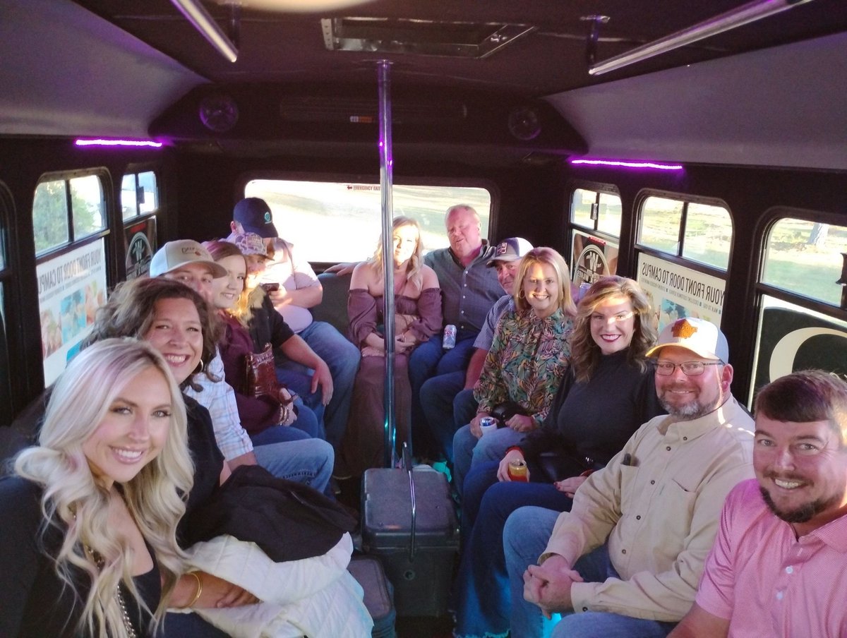 Work hard, party harder. 💼🎉 This office crew ditched the desk for disco lights and danced all night on board.
tipsytransit.com
#CorporateTurnUp #OfficeToParty #TipsyTransit #TeamCelebration