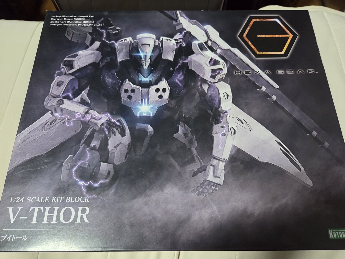 y9UH1bNlhELIoBu's tweet image. 誕生日プレゼントとして、友人からV-THORを頂きました
気になってはいたけど今まで手を出して来なかったので、これが最初のヘキサギア。早速明日組ませて頂きましょう🥰
#ヘキサギア
