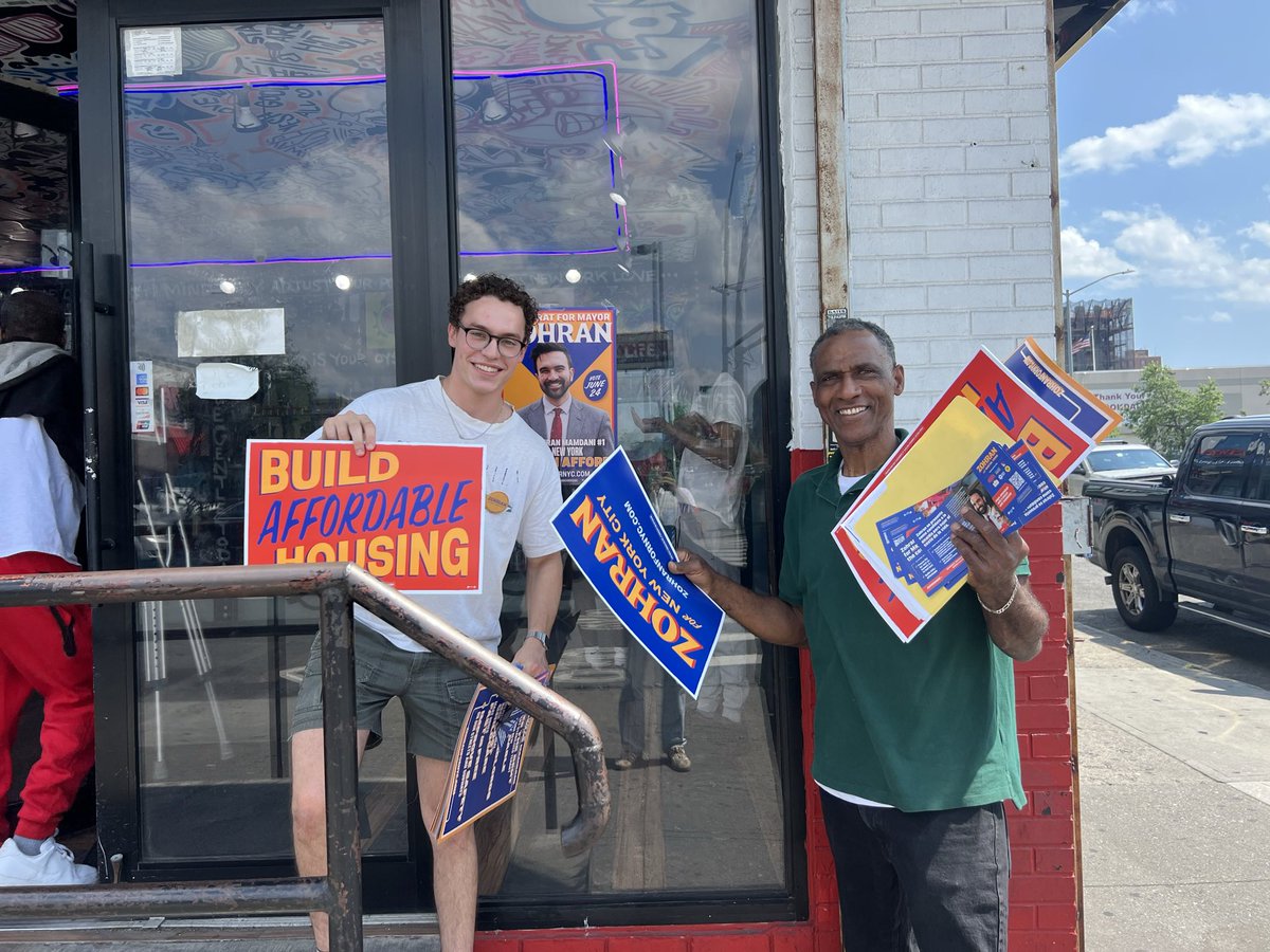 WorkersUnitedNY's tweet photo. This weekend our members were getting out the vote for @ZohranKMamdani!

We know he will fight for dignity, justice, and a city that puts everyday New Yorkers first. Rank him and @bradlander in your top 2 and #dontrankcuomo.

Tomorrow is Election Day. LET'S GO. https://t.co/ApKXw1zODa