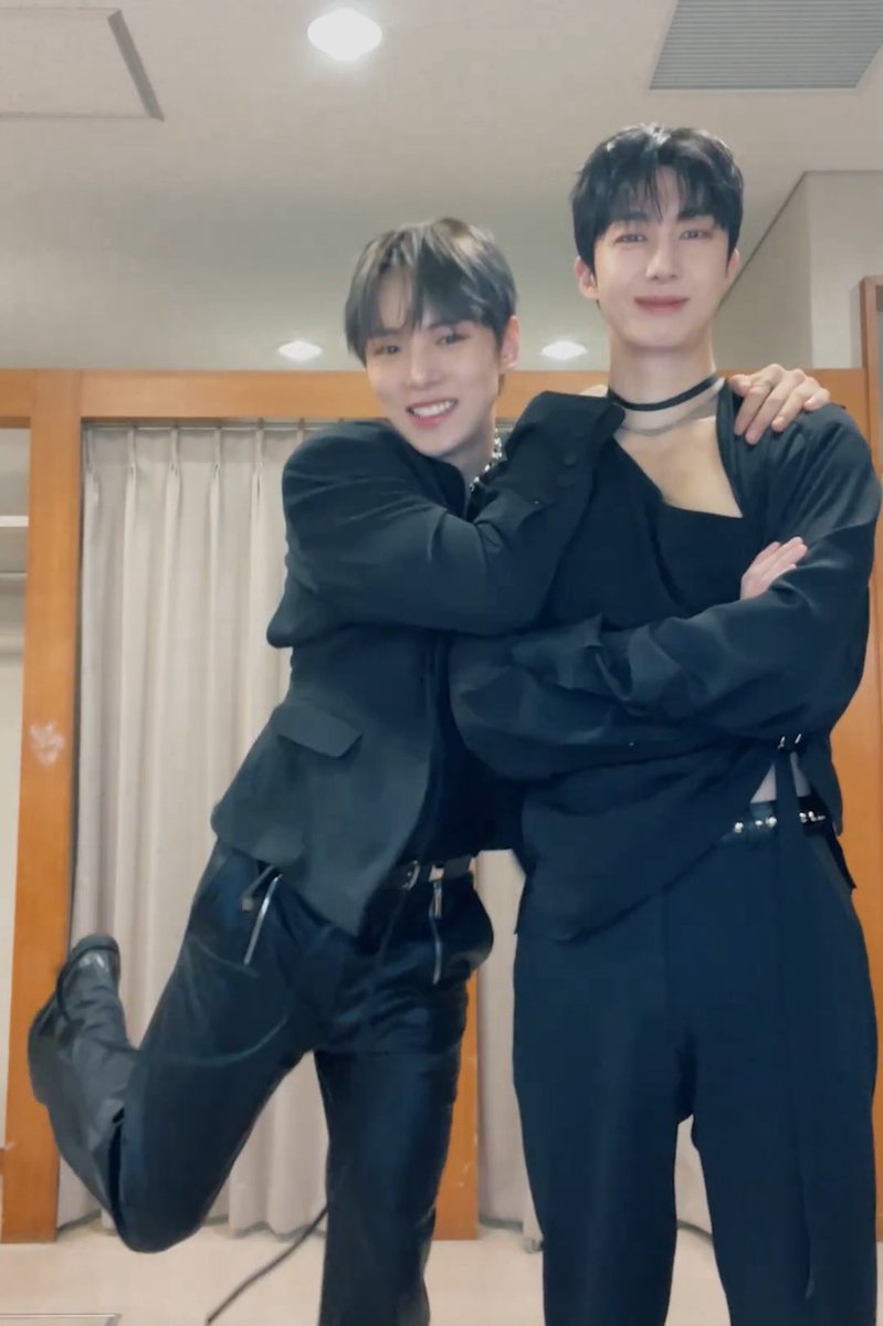 blahblahhwc's tweet photo. 궁전 증축 부탁드립니다 https://t.co/gJ1DW0hNBt