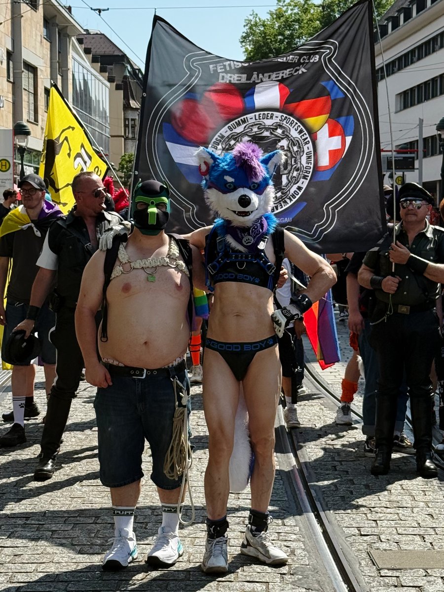 Theron (@theron_floof) on Twitter photo there was a good boy at the pride parade freiburg
๐ธ <a href="/ToasterTheFox/">Toaster The Fox</a>
#csdfreiburg #rubberfurs there was a good boy at the pride parade freiburg
๐ธ <a href="/ToasterTheFox/">Toaster The Fox</a>
#csdfreiburg #rubberfurs