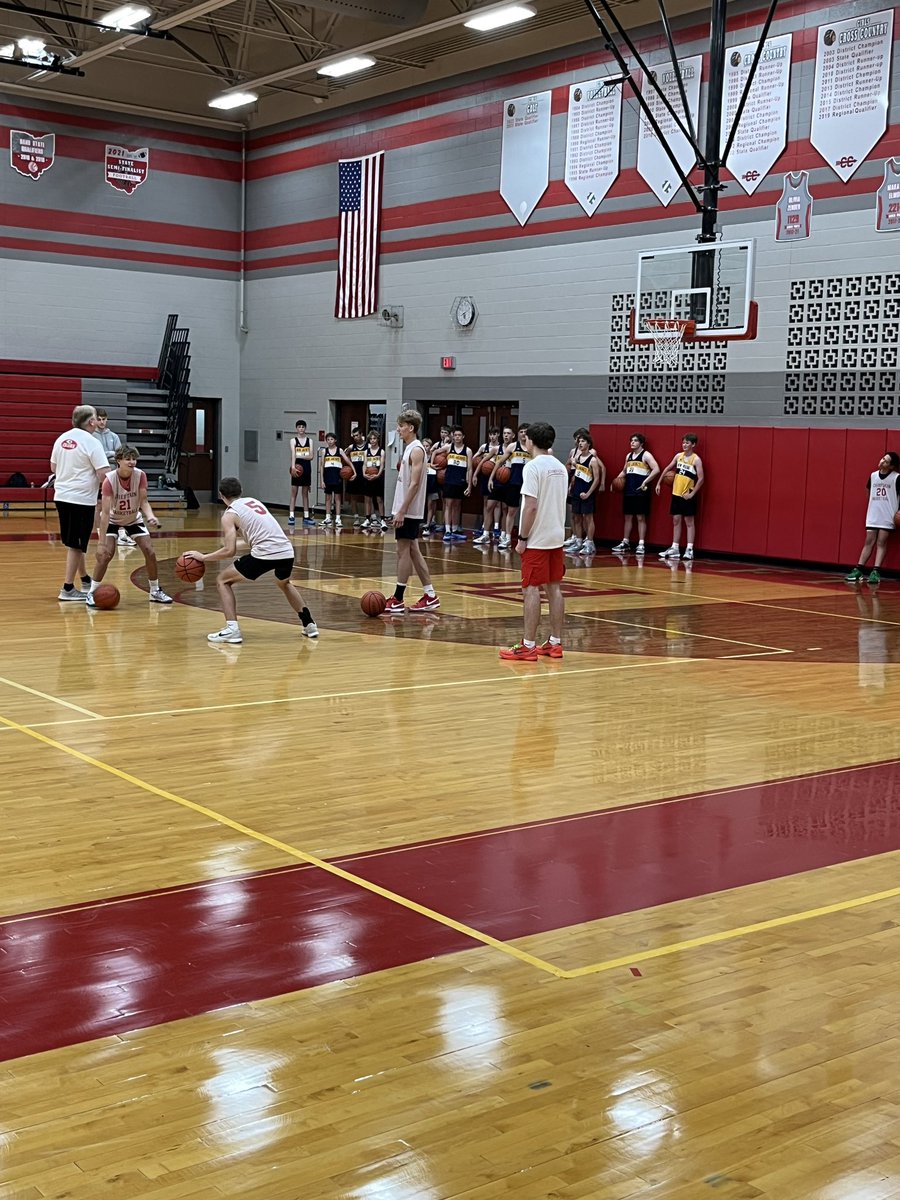 Great start to our drills/open gym this week with neighboring schools - New Riegel and Upper Sandusky!