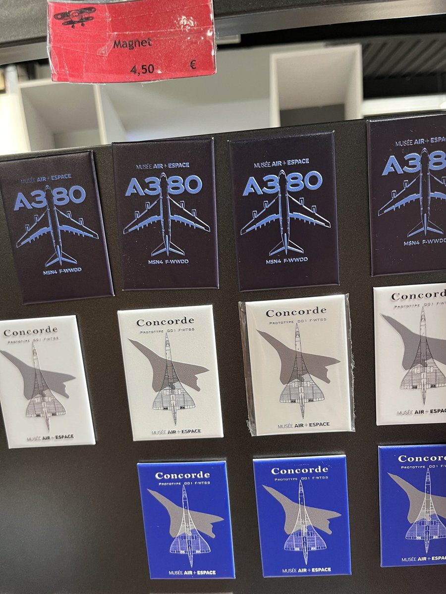 CultureAccess's tweet photo. Depuis le temps que je m’interroge sur la possibilité d’avoir des images tactiles en vente dans les boutiques de musées, je découvre ces magnets avec dépôt de résine au #musée de l’air et de l’espace. https://t.co/HNfcocaJ73