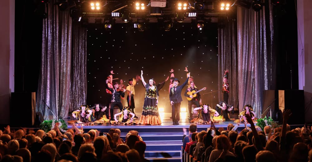 From comedy clubs to community theaters, small venues deserve big #ticketing solutions! 🎭🎟️ Discover these 12 must-have features to streamline operations, sell more tickets, and wow your audience: ticketleap.com/blog/small-ven…