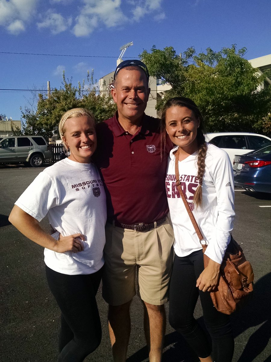 Happy 29th Birthday to the Jones Twins (@SarBearJonz11 &amp; <a href="/alyson_epp/">alyson</a>)! <a href="/KRJONZ/">Kelli Jones</a> and I love you so much! Keep making us proud! #HappyBirthday #TwinPower