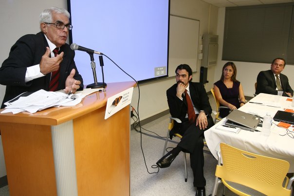 Descance en paz, exjuez asociado Antonio Negrón García. Autor de la decisión en la que el Supremo reconoció el derecho constitucional de acceso a la información pública que tenemos todos y conferenciante en la inauguración del <a href="/cpipr/">Centro de Periodismo Investigativo</a>. Referente de la independencia de criterio.