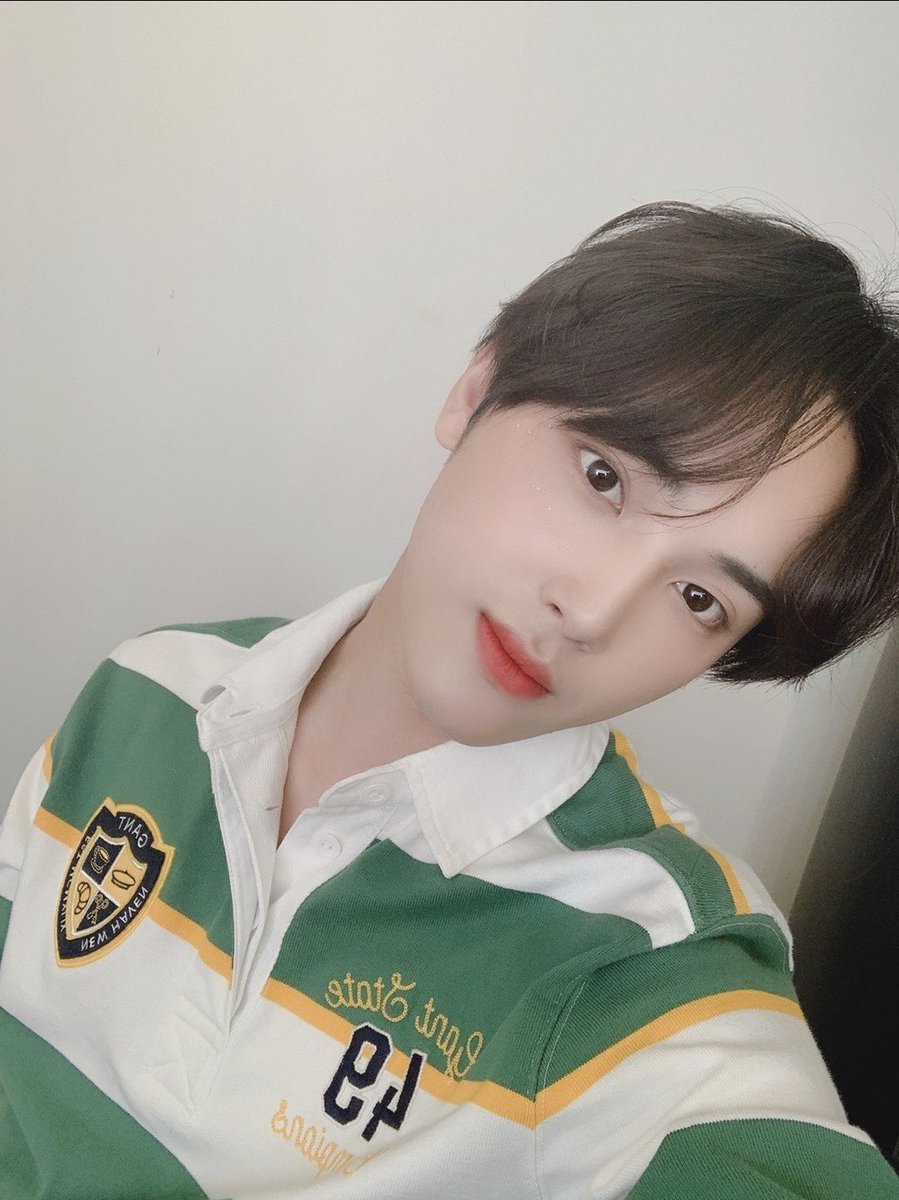 haknyeons_wife's tweet photo. [Day 5] Posting photos of Haknyeon everyday 🧡🍊

#학년이에게정의를 
#학년이힘내요
#JusticeForHaknyeon #WeLoveYouHaknyeon  
#THEBOYZISELEVEN #BRINGBACKJUHAKNYEON #WESTANDBYHAKNYEON https://t.co/5BQ6cDbDfQ