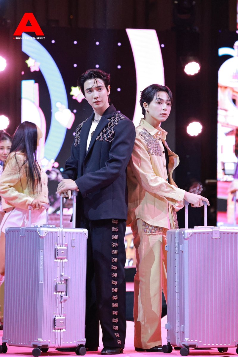 around_ent's tweet photo. “แม็กกี้ - บาส” ร่วมเดินแบบ ในงาน ‘TikTok Shop Trendsetter Runway’ 

TRENDSETTER MXBS RUNWAY
#MaxkyBasxTpartner
#maxky_rp #แม็กกี้รชต 
#บาสเด็กอ้วนที่แท้จริง #bbasjtr #บาสหัสณัฐ
#TpartnerxTiktokshoprunway2025 
#TikTokShopRunway2025 #TikTokShopTH
#TikTokShopxICONSIAM #ICONSIAM https://t.co/9wAlTZoqcw