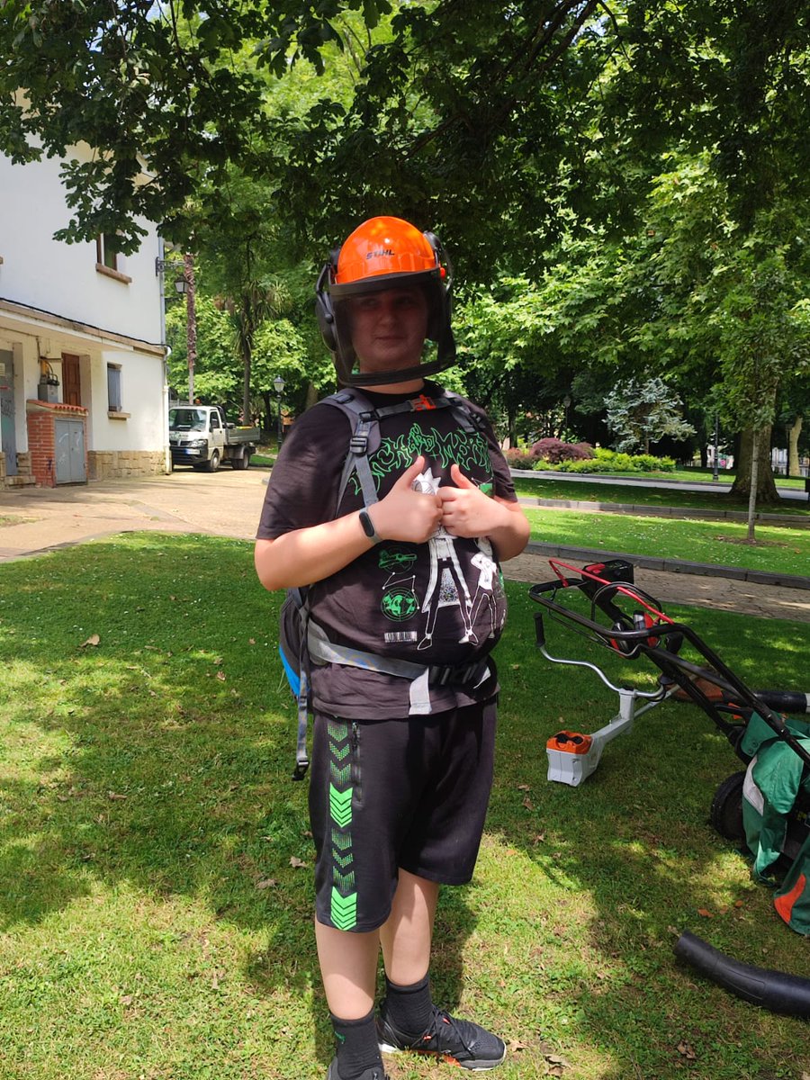 📚🌳 El 17 de junio visitamos la Biblioteca de El Fontán y su expo sobre el Día de América en Asturias.
Después, historias curiosas del Campo San Francisco contadas por quienes mejor lo conocen.
¡Una mirada distinta a Oviedo!
#ieslaeria #Oviedo #CampoSanFrancisco
