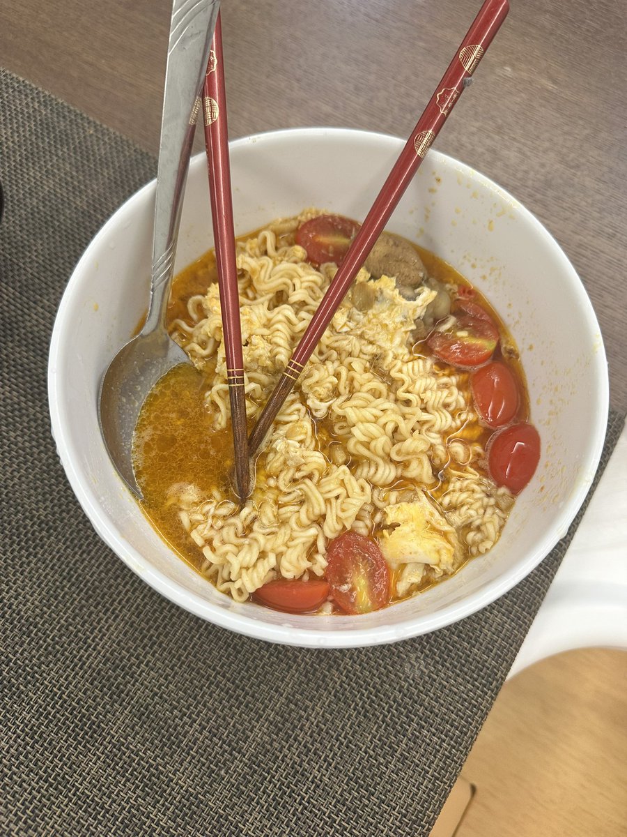 hanilara's tweet photo. Kenapa megi sedap ek 🥹 https://t.co/8a1SPoc5Zo