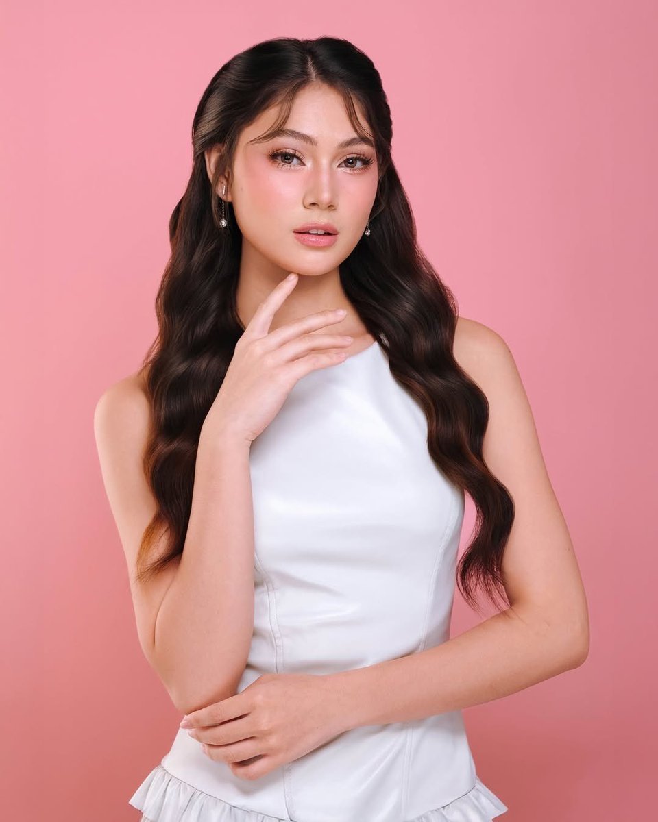 Sparkle_GMA's tweet photo. From being evicted to making a comeback, your journey inside the Pinoy Big Brother house has become even more meaningful as you secured a spot in THE BIG 4! 🎉🙌

Big congratulations to Charlie Fleming and her duo, Esnyr! 🏆✨

#CharlieFleming #PBBCollabFirstBig4 https://t.co/eTz8DZKo5P