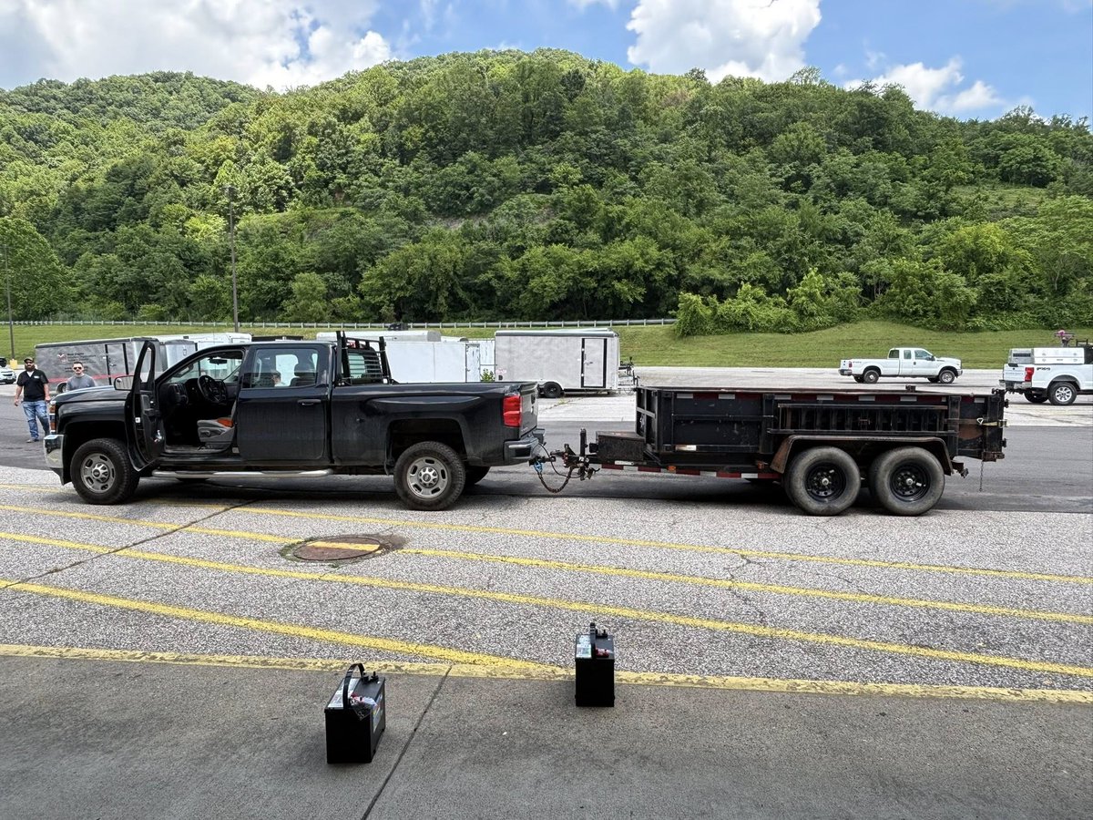 WVOAD's tweet photo. DISASTER RESPONSE 📷
On June 20th WV VOAD deployed 4 dump trailers to Marion County to assist in debris clean up. Thankful to play a small part in rebuilding the affected areas in the northern part of our state! #recovery #wvvoad #Relief #collaboration #staysafe https://t.co/eHYEw5HSTa