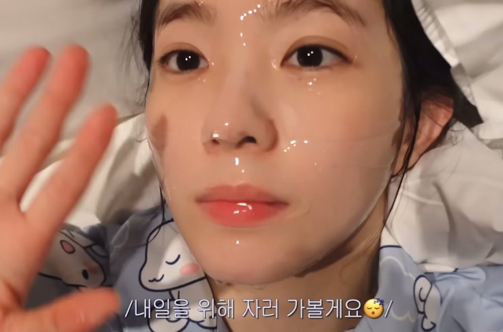 3___2__9's tweet photo. 팩할 때 귀여움 수치가 개많이 올라감 https://t.co/bNkmubo4Ri