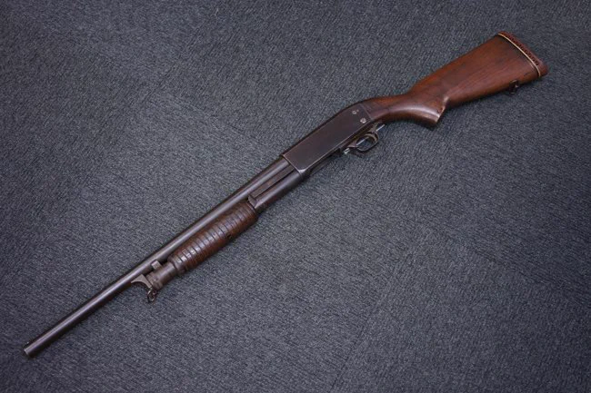 自分はAK47ライフルとイサカの弾まき銃しか信じておりませんでぇす #厨二病の頃にハマった銃を教えて