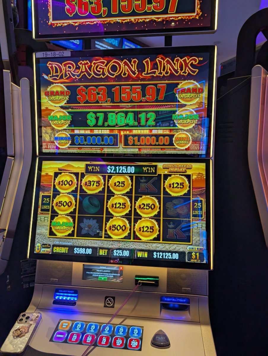 🎰JACKPOT ALERT 🎰💥 I heard its going to be a hot summer, and these machines are even hotter🔥Congratulations to this player for hitting a jackpot of $12,125 on a bet of $25 on Dragon Link! #moreinparadise #jackpot #slots #seminolecasinoimmokalee #dragonlink