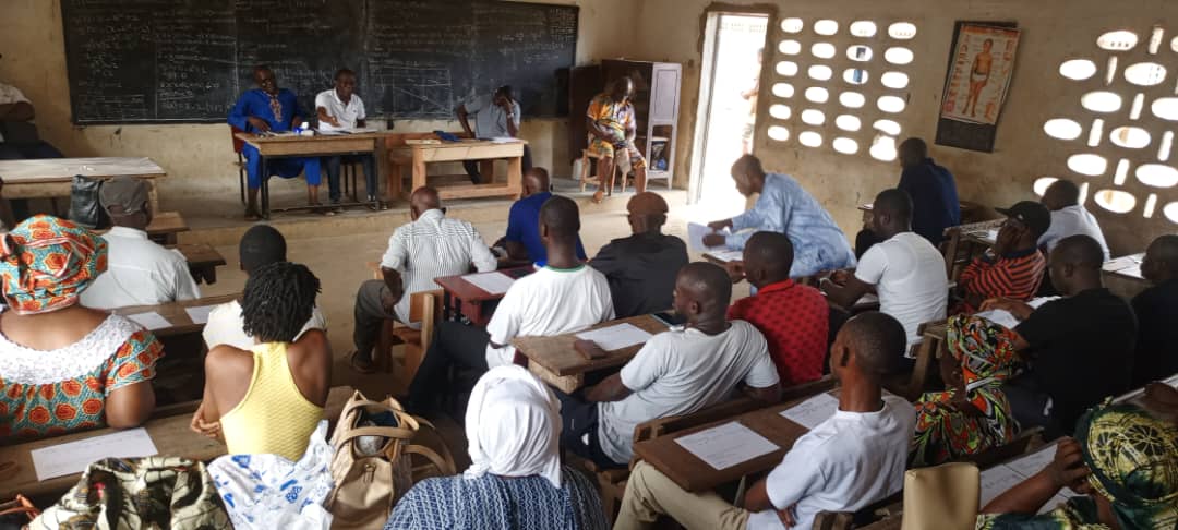 IsmaelTehe's tweet photo. 📍 *RÉUNION DE LA COORDINATION RÉGIONALE GPS YOPOUGON 2* 

À l’initiative de M. YÉO Mitantèh Baba, coordonnateur régional de Yopougon 2 (empêché), la coordination régionale GPS Yopougon 2 s’est réunie ce dimanche 22 juin 2025 dans le cadre d’une importante séance de travail consacrée à l’analyse des enjeux politiques actuels et à l’examen des perspectives d’avenir.

Dans son intervention,  M. Coulibaly Pelanan,  président de séance,  a invité l’ensemble des membres à demeurer mobilisés, disciplinés et constamment attentifs aux orientations de la direction. Il a insisté sur la nécessité de rester unis et préparés face aux échéances à venir, notamment dans la perspective des grandes décisions attendues.

Ce moment d’échanges et de concertation a été l’occasion pour les participants de réaffirmer, avec détermination et fidélité, leur soutien indéfectible à la candidature de Son Excellence Monsieur @SOROKGUILLAUME à l’élection présidentielle prévue pour octobre 2025.

👉🏽 https://t.co/oKpsJjZ26r 👉🏿https://t.co/1aB34oVHux #SoroDoitRentrer🇨🇮

@NathDasilva2 @BalmePatricia @MalletJeanette @YEOBABA7