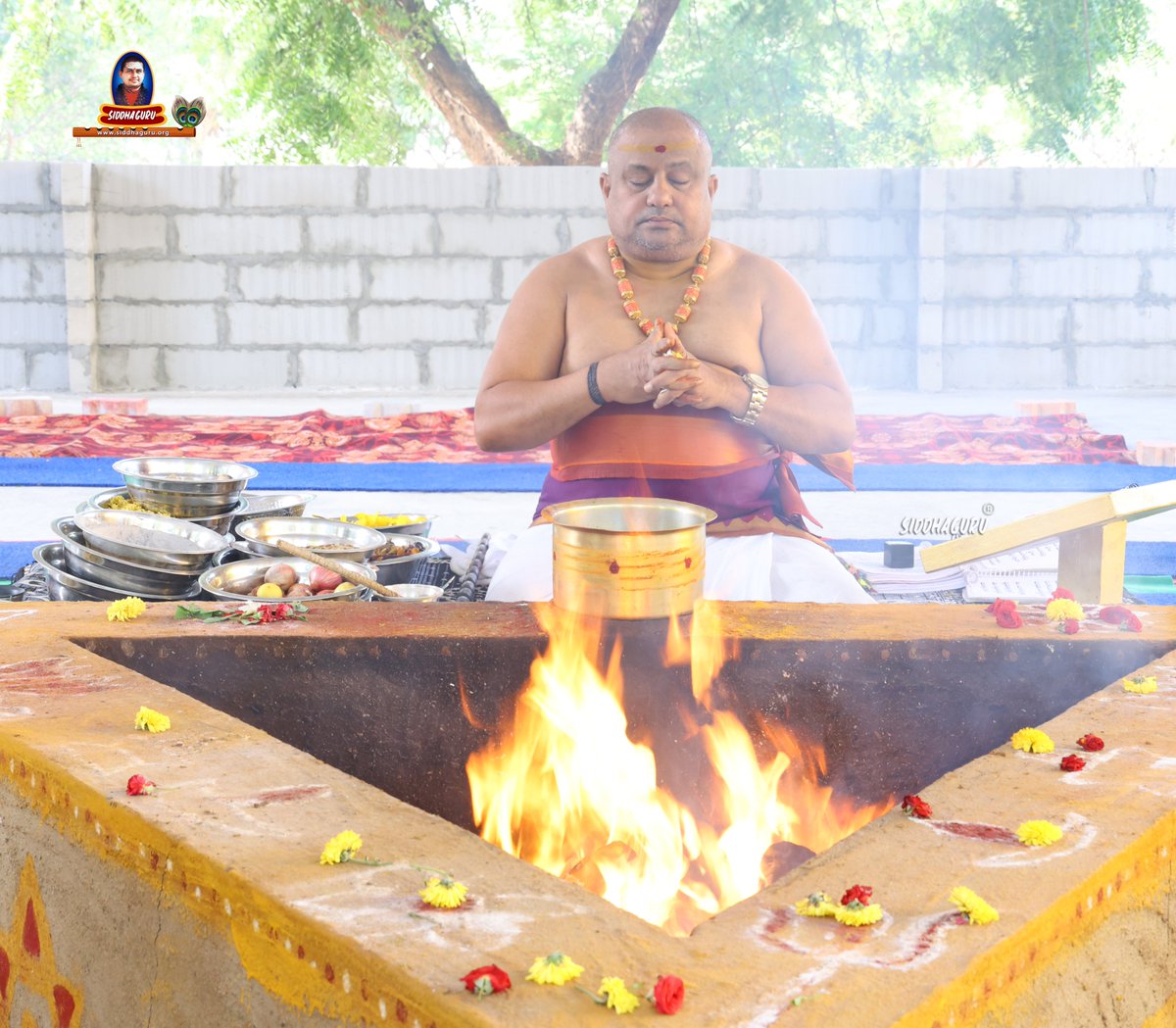 SiddhaguruRM's tweet photo. Havan | Day 06 | 11 Days Mouna Dhyana Tapodeeksha
#Day6Havan #MounaDhyanaTapodeeksha #Siddhaguru
#SacredFire #YagnaShakti #SpiritualPurification #AgniDev
#Tapodeeksha #DivineFlames #InnerTransformation https://t.co/stQgh83uRe