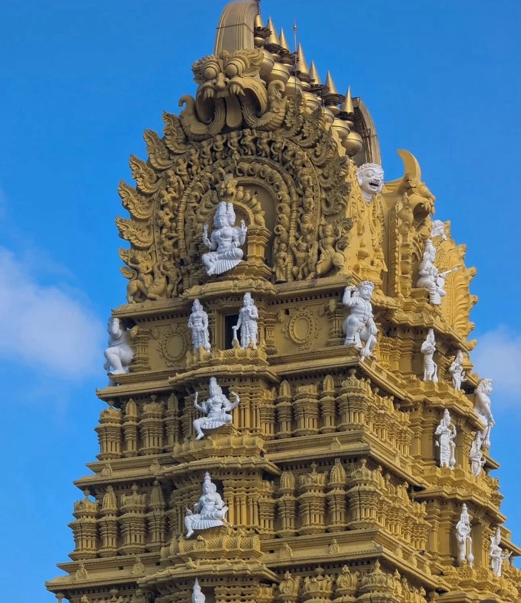 bharatkemandir's tweet photo. 12th Century Chamundeshwari Temple, Chamundi Hills, Mysore, Karnataka. https://t.co/pk8VFYly5Q
