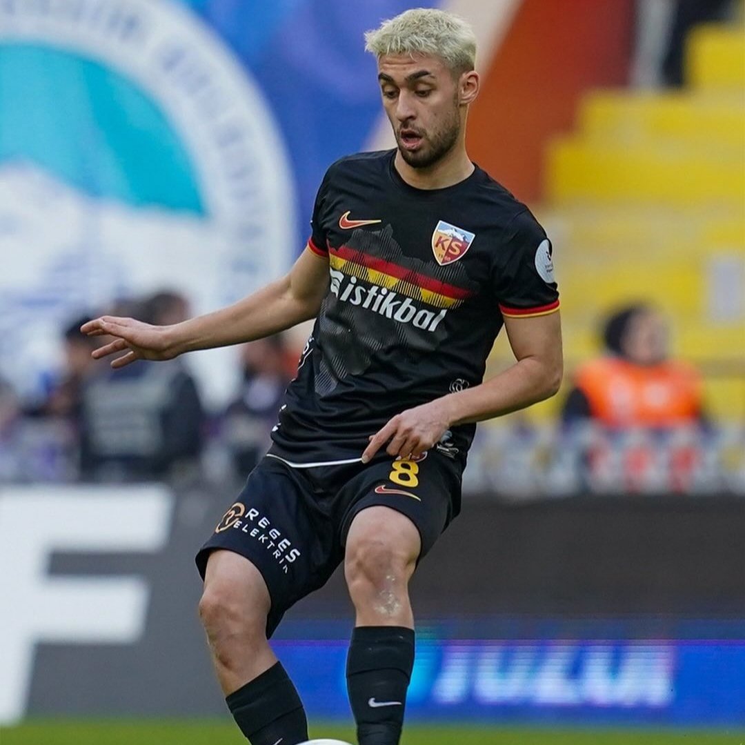 ÖZEL
Konyaspor,son olarak Kayserispor'da kiralık olarak oynayan orta saha oyuncusu Kartal Kayra Yılmaz ile ilgileniyor.