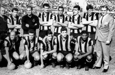 HistoriaCAP's tweet image. 🗓️#UnDíaComoHoy de 1964, @oficialcap vencía a Patria 🇪🇨 5-0 por el Torneo Cuadrangular 134° Aniversario de la Ciudad de Guayaquil (amistoso)
🏟️Modelo de Guayaquil
⚽Miguel Ángel Reznik
⚽⚽⚽⚽Alberto Spencer