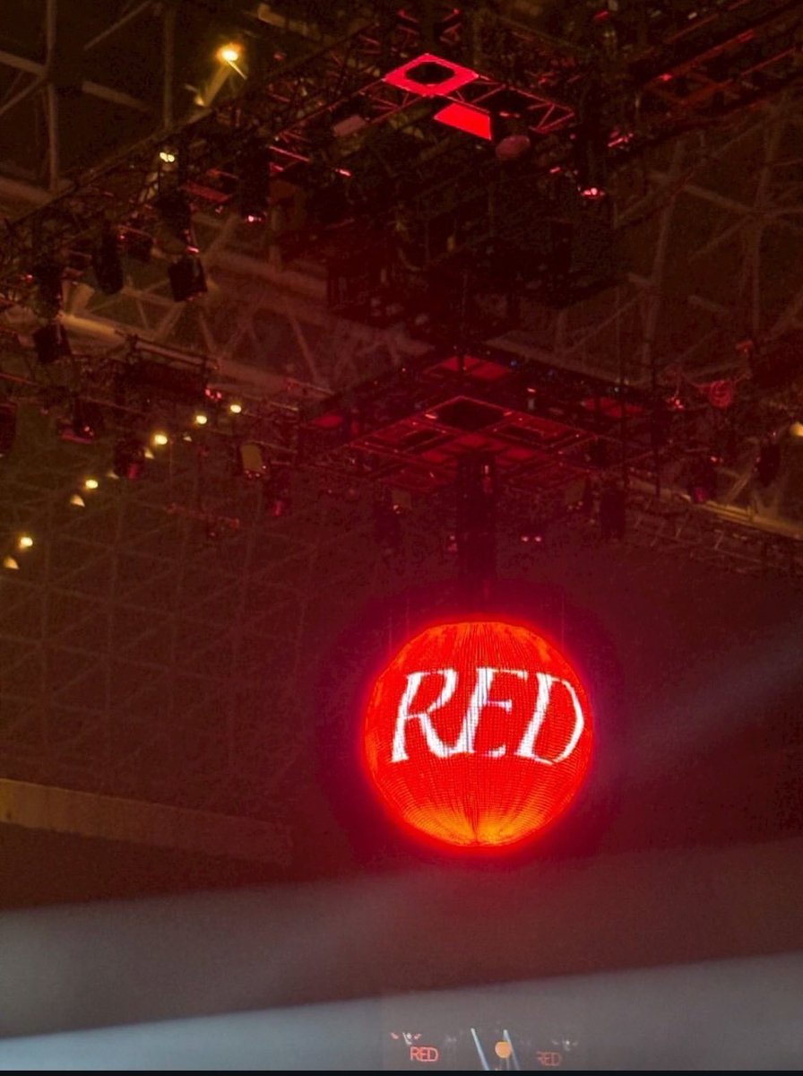 ryshko_s's tweet photo. 全20公演完走おめでとう‼️
REDで始まりREDで終わり、RED満載で山田涼介を存分に感じられるライブでした😎✨
本人もツアー終わっちゃう事が寂しくて涙しちゃうほどすっごい楽しかった！って言っててRed.Yは幸せ者です💓
アーティストRyosuke Yamadaは間違いなく世界遺産でした👏
#RyosukeYamada_RED https://t.co/FtB3DMasd6