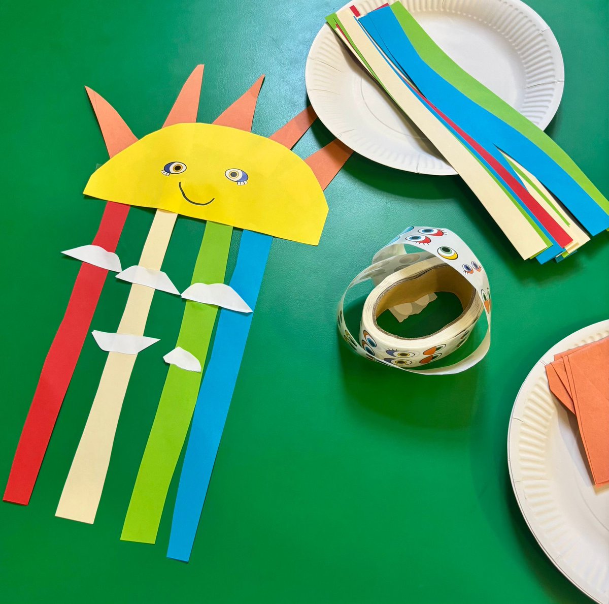 CharltonLib's tweet image. For #PrideMonth children at #CharltonLibrary made rainbows using different colours and shapes 🌈 at #LibraryFunClub! Join us every Saturday from 10.30-11.30am to make and create, browse and borrow books 📚 #LoveYourLibrary