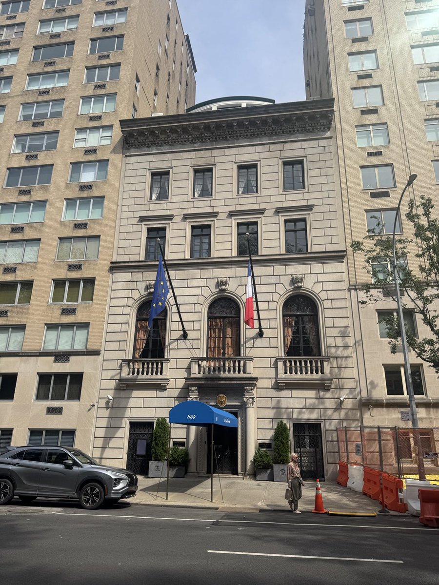 Gilbert Brisbois (@gilbertbrisbois) on Twitter photo 🇺🇸 <a href="/AfterRMC/">After Foot RMC</a> en direct du Consulat de France de New York 20h à minuit 👊🏼
#PSGSeattle + débats et invités surprises !
<a href="/DanielRiolo/">Daniel Riolo</a> <a href="/FlorentGautreau/">Florent Gautreau</a> 🇺🇸 <a href="/AfterRMC/">After Foot RMC</a> en direct du Consulat de France de New York 20h à minuit 👊🏼
#PSGSeattle + débats et invités surprises !
<a href="/DanielRiolo/">Daniel Riolo</a> <a href="/FlorentGautreau/">Florent Gautreau</a>