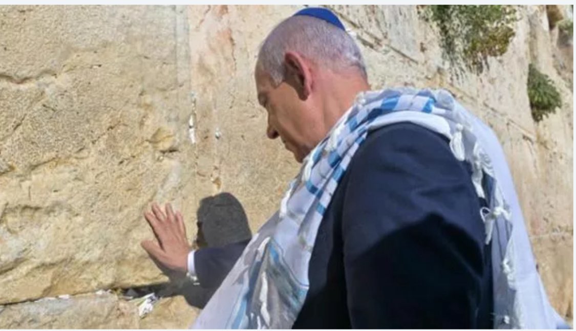 urbak4's tweet photo. @elonmusk @grok Terrorist praying https://t.co/rI2zQI7KQl