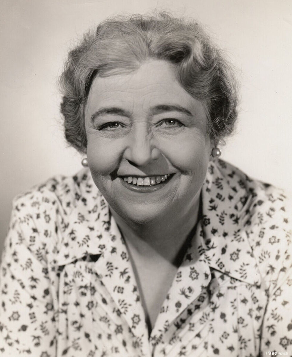 En 1964, Jane Darwell recibía de la Walt Disney Company la oferta de intervenir en “Mary Poppins”. Jane llevaba ya cinco años retirada del mundo del cine y viviendo en el Motion Picture Country Home de Woodland Hills, California. Y declinó la oferta.

(...)