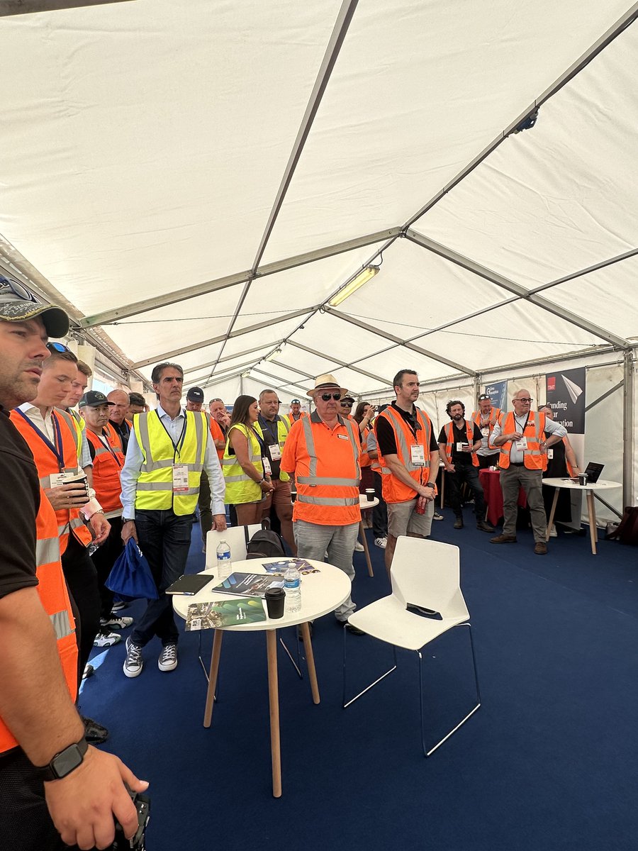 ТӨМӨР ЗАМЫН САЛБАРЫН ТӨЛӨӨЛӨГЧИД БРИТАНИД АЖИЛЛАЛАА
🇲🇳 mn.embassyofmongolia.co.uk/5749

REPRESENTATIVES OF THE MONGOLIAN RAILWAY INDUSTRY WORKED IN THE UNITED KINGDOM
🇬🇧 en.embassyofmongolia.co.uk/6537